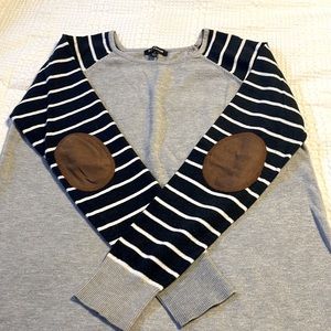 Women’s sweater size large